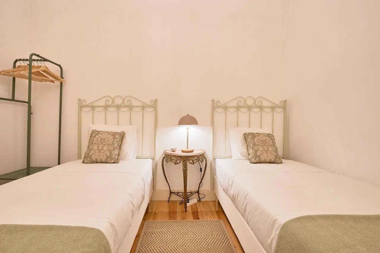 Spacious Apartment In The Perfect Lisbon Location, By Timecooler