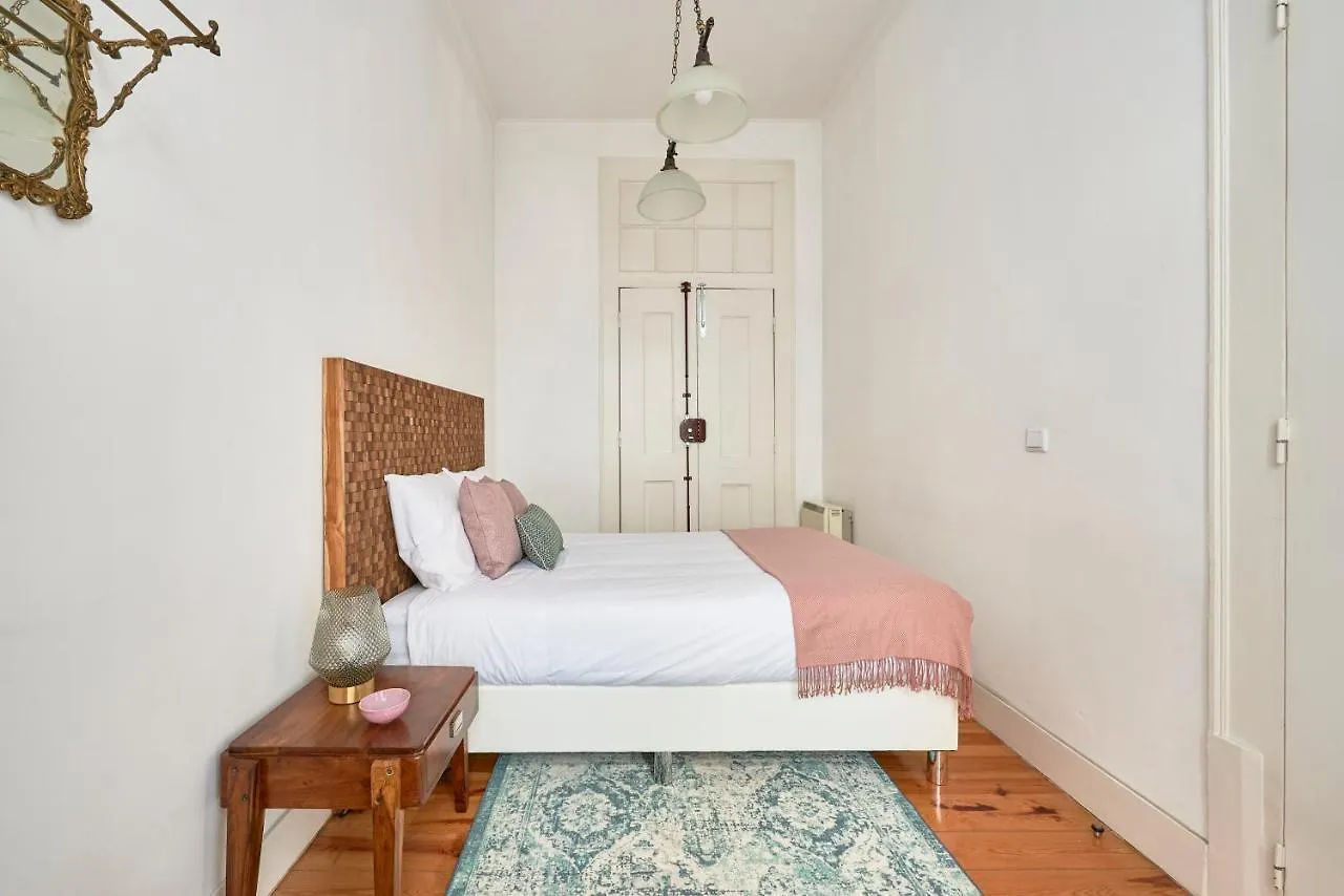 Spacious Apartment In The Perfect Lisbon Location, By Timecooler Portugal