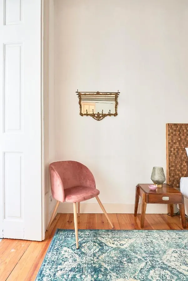 Spacious Apartment In The Perfect Lisbon Location, By Timecooler Portogallo